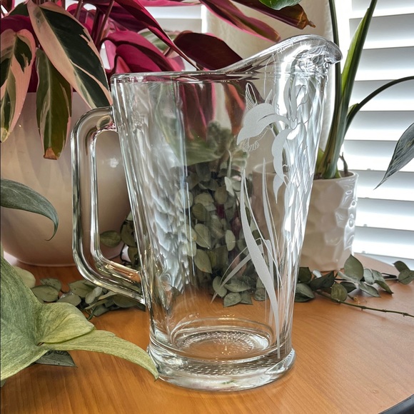 Etched Glass Pitcher Featuring Irises & Hummingbird EUC - Picture 4 of 10